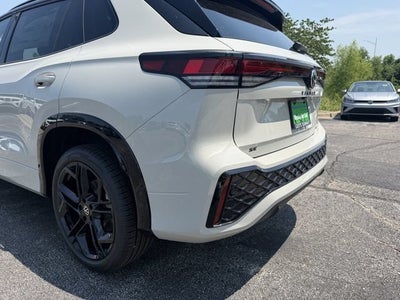 2026 Volkswagen Tiguan SE R-Line Black