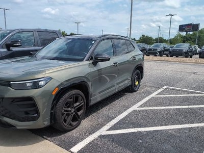 2025 Volkswagen Tiguan SE R-Line Black