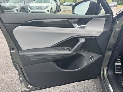 2025 Volkswagen Tiguan SE R-Line Black