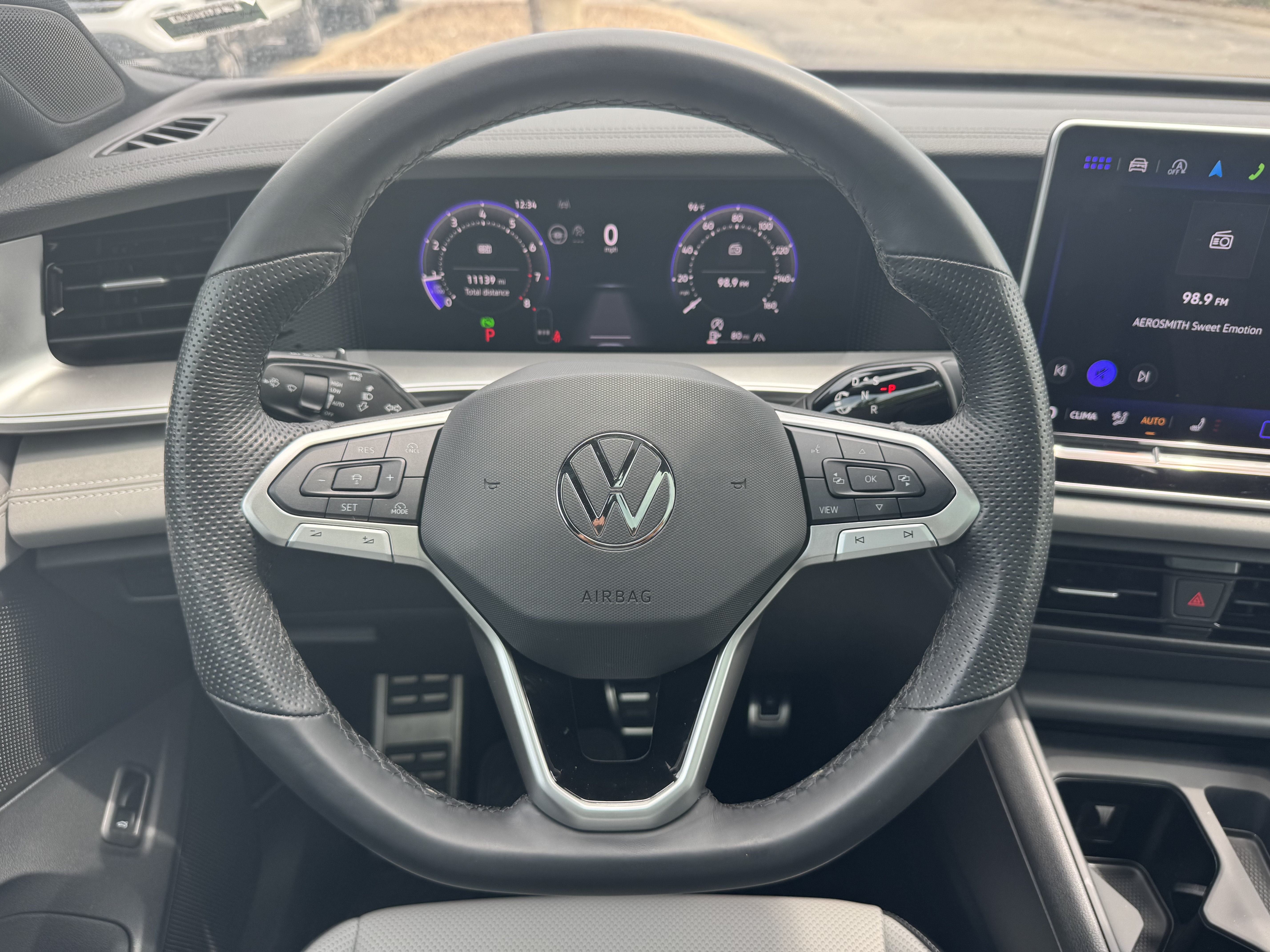 2025 Volkswagen Tiguan SE R-Line Black