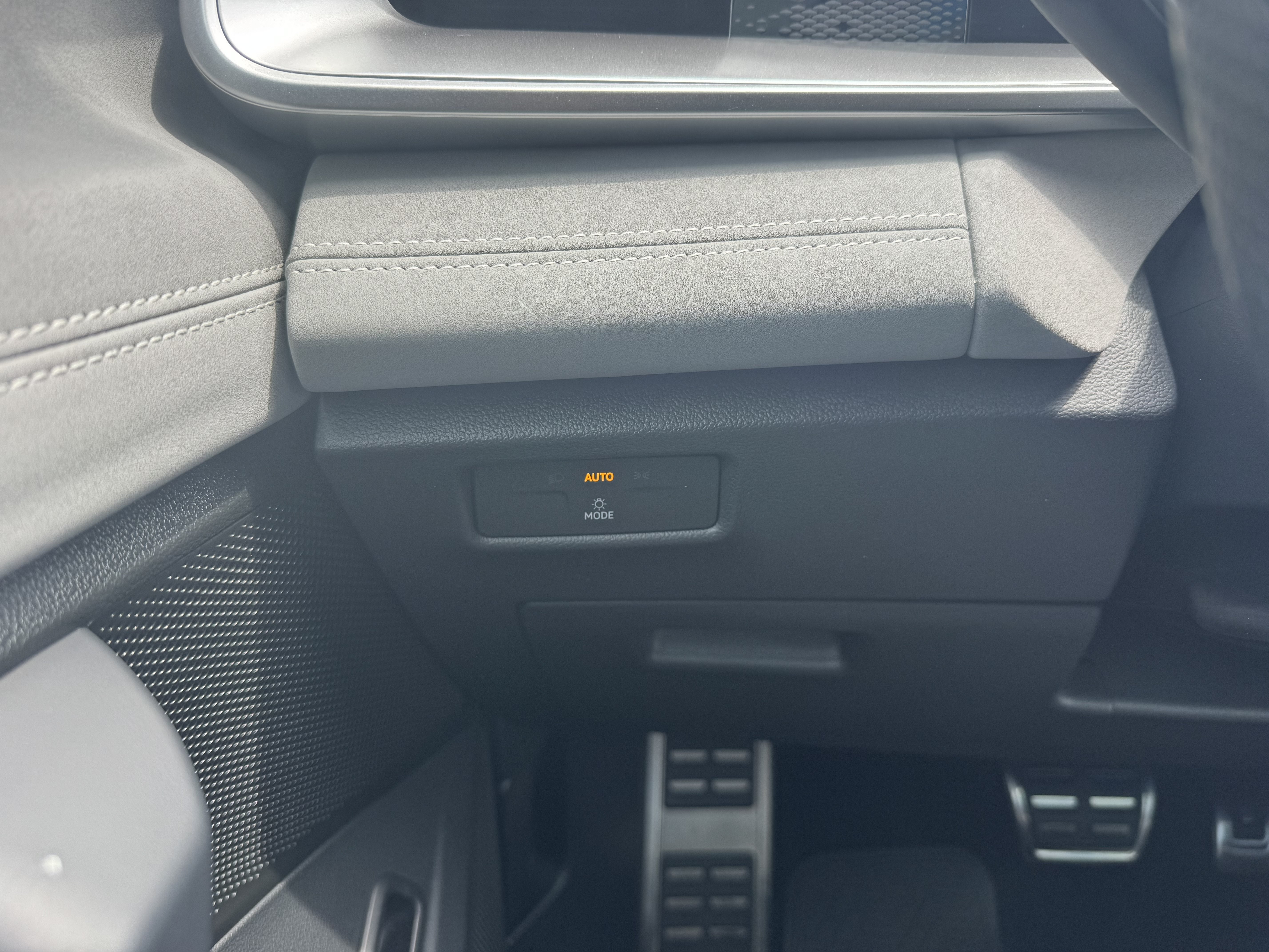 2025 Volkswagen Tiguan SE R-Line Black