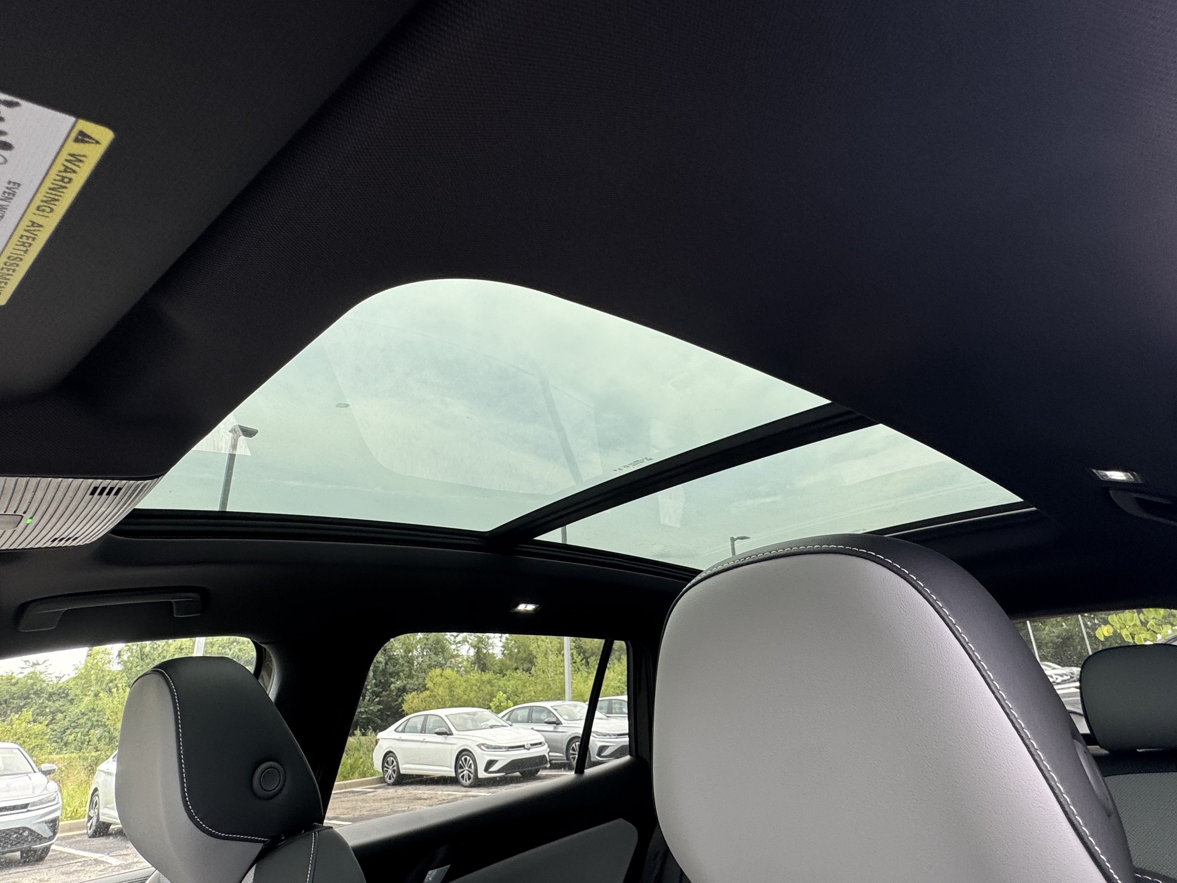 2025 Volkswagen Tiguan SE R-Line Black