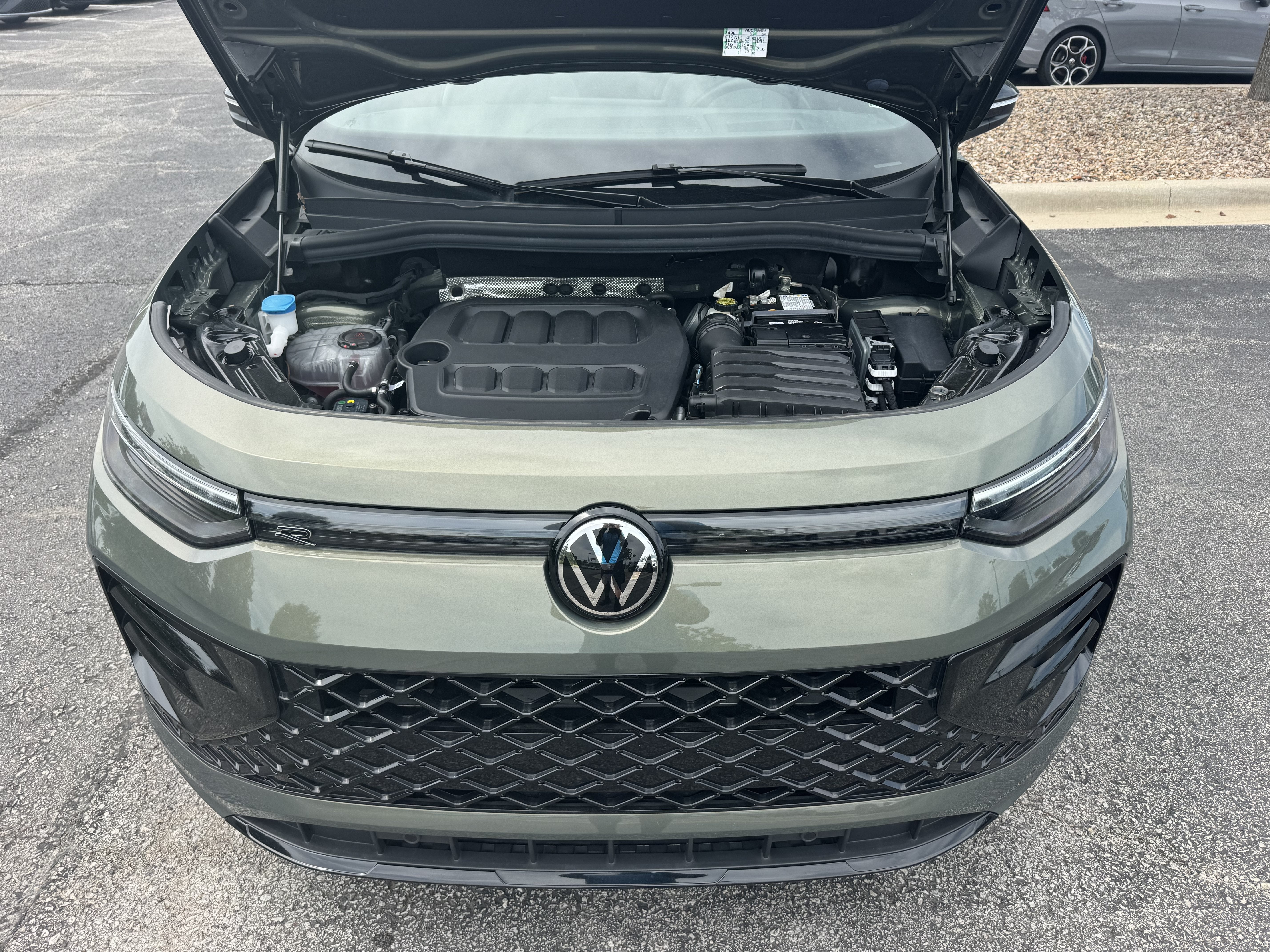 2025 Volkswagen Tiguan SE R-Line Black