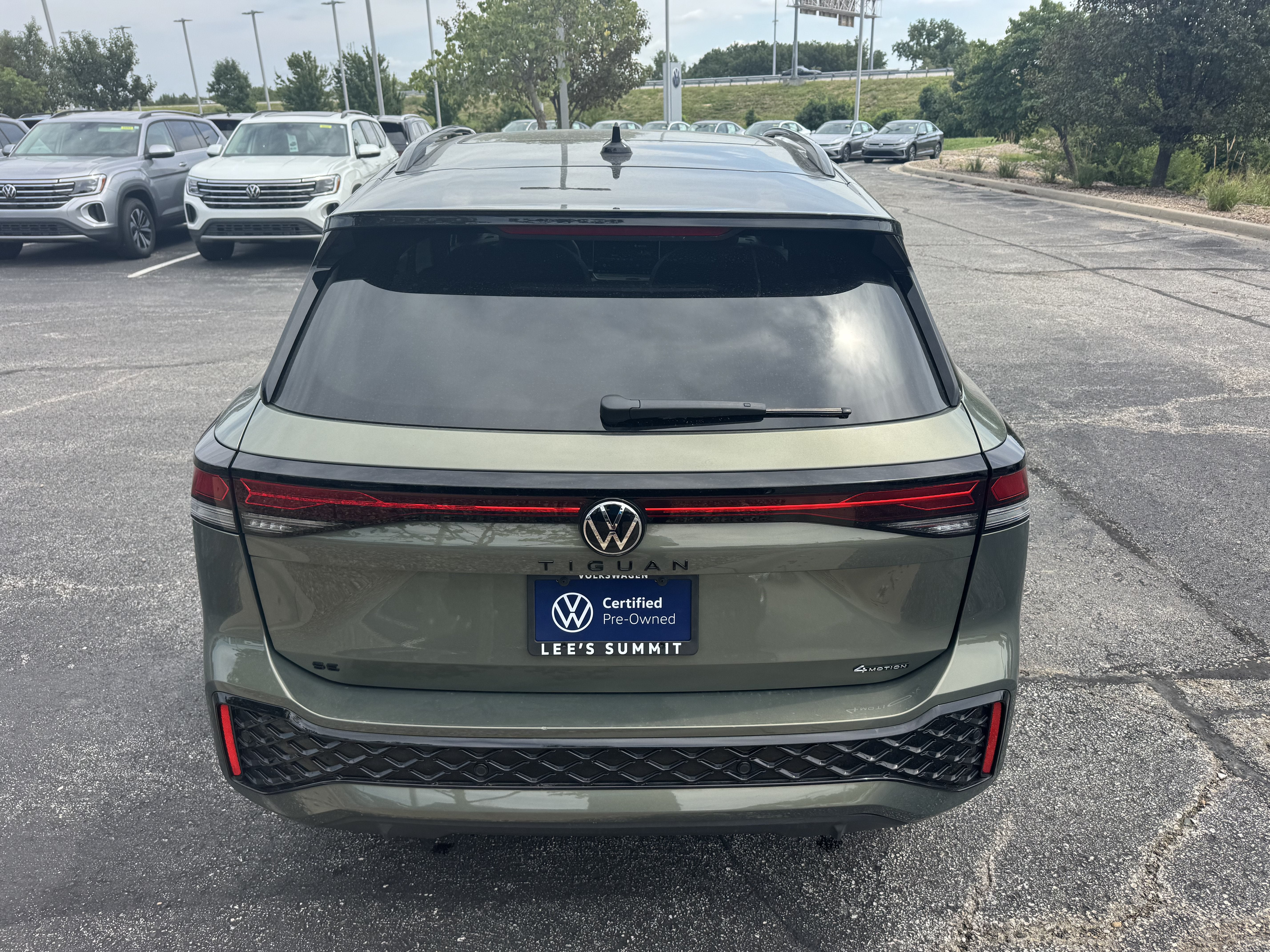 2025 Volkswagen Tiguan SE R-Line Black