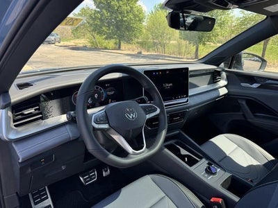 2026 Volkswagen Tiguan SE R-Line Black