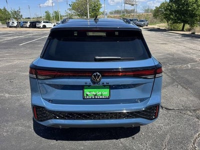 2026 Volkswagen Tiguan SE R-Line Black