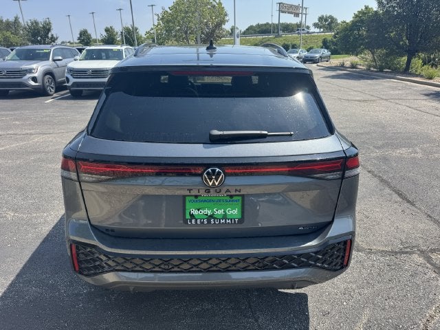 2026 Volkswagen Tiguan SE R-Line Black