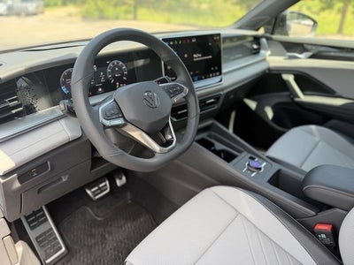 2026 Volkswagen Tiguan SE R-Line Black