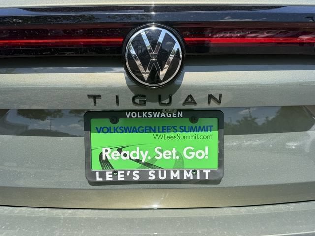 2026 Volkswagen Tiguan SE R-Line Black