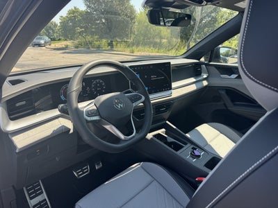 2026 Volkswagen Tiguan SE R-Line Black
