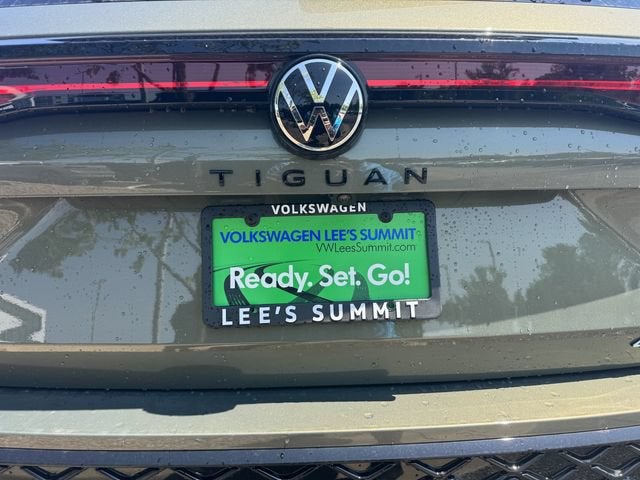 2026 Volkswagen Tiguan SE R-Line Black