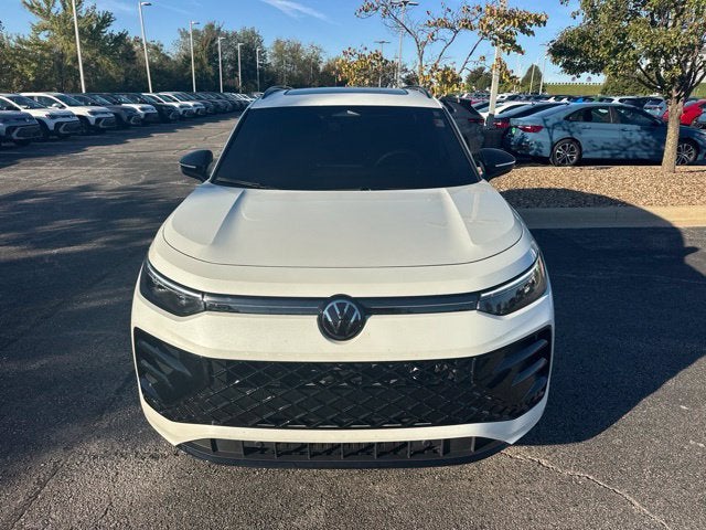 2025 Volkswagen Tiguan SE R-Line Black