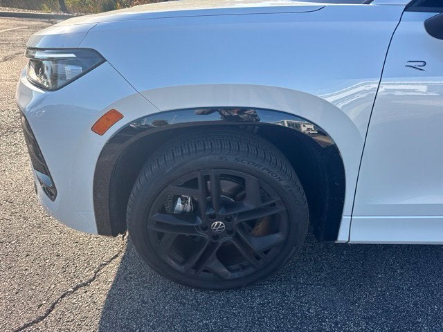 2025 Volkswagen Tiguan SE R-Line Black