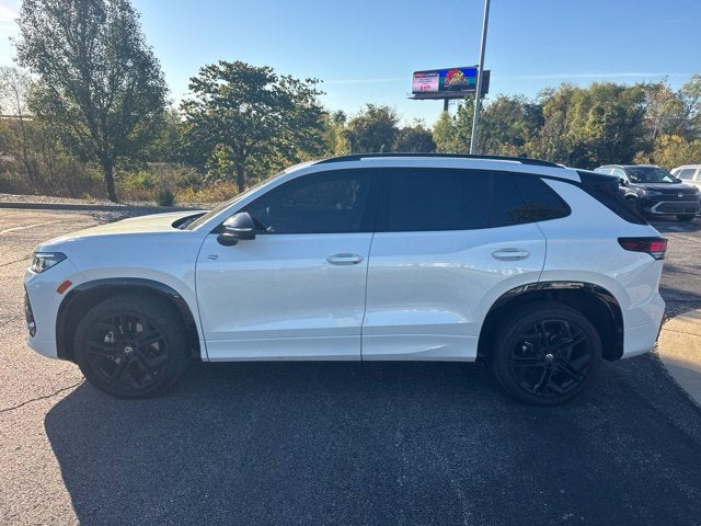 2025 Volkswagen Tiguan SE R-Line Black