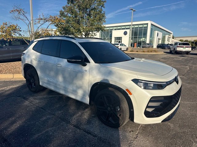 2025 Volkswagen Tiguan SE R-Line Black