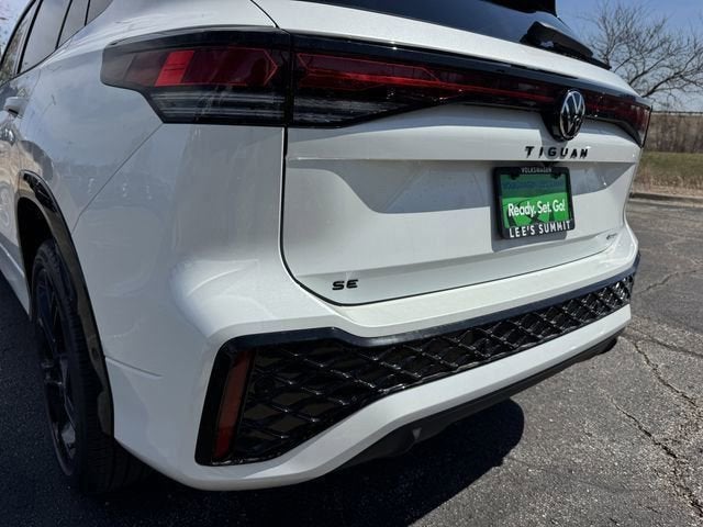 2026 Volkswagen Tiguan SE R-Line Black