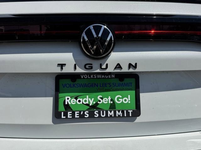 2026 Volkswagen Tiguan SE R-Line Black