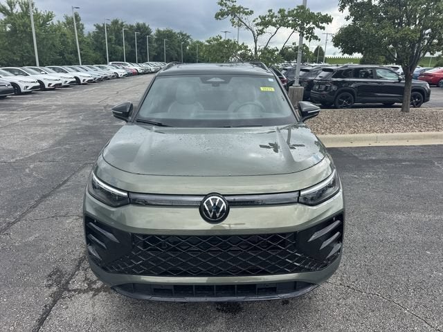2026 Volkswagen Tiguan SE R-Line Black