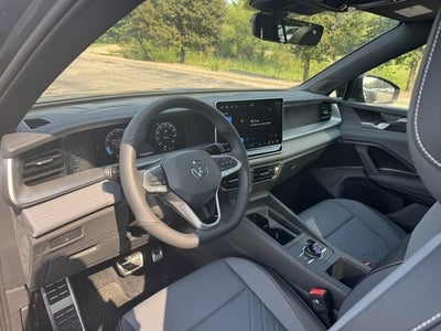 2026 Volkswagen Tiguan SE R-Line Black