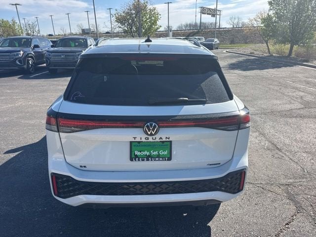 2025 Volkswagen Tiguan SE R-Line Black