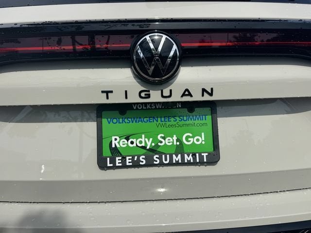 2026 Volkswagen Tiguan SE R-Line Black
