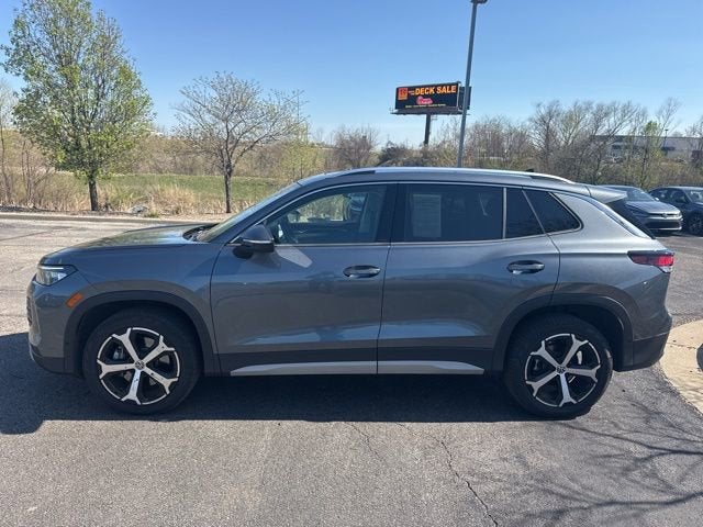 Used 2025 Volkswagen Tiguan SE with VIN 3VVMR7RMXSM057085 for sale in Kansas City