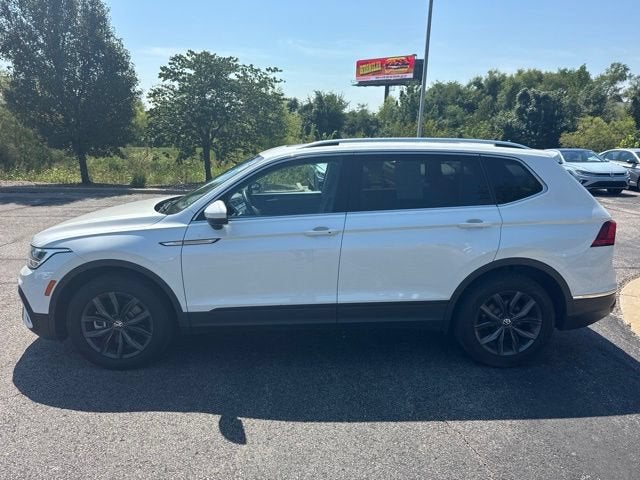 Used 2023 Volkswagen Tiguan SE with VIN 3VVNB7AX7PM098358 for sale in Kansas City