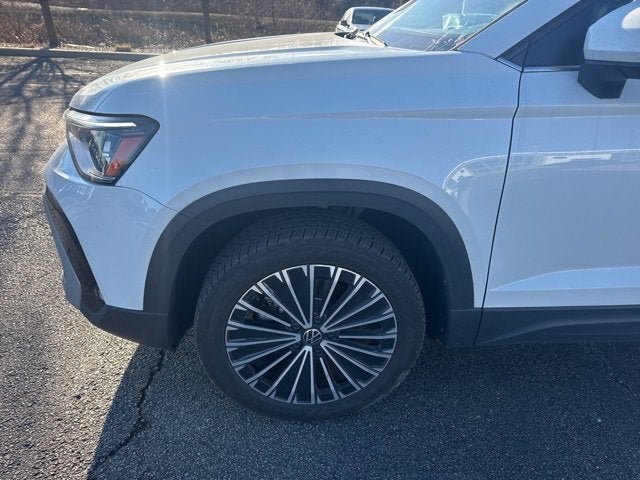 2025 Volkswagen Taos SE