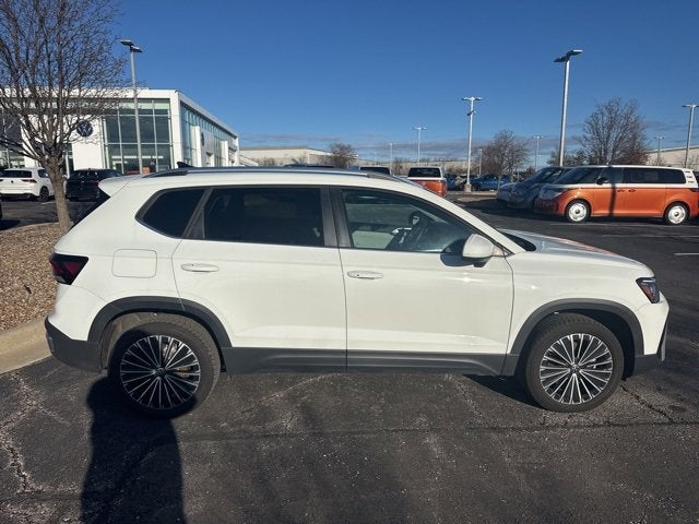 2025 Volkswagen Taos SE