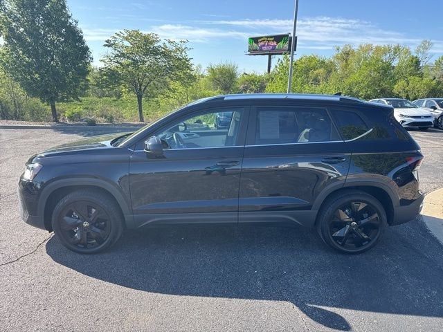 Used 2025 Volkswagen Taos SE with VIN 3VVSC7B27SM076324 for sale in Kansas City