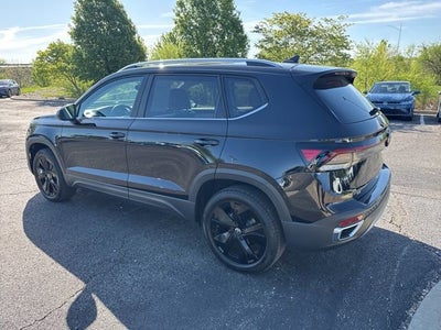 2025 Volkswagen Taos SE
