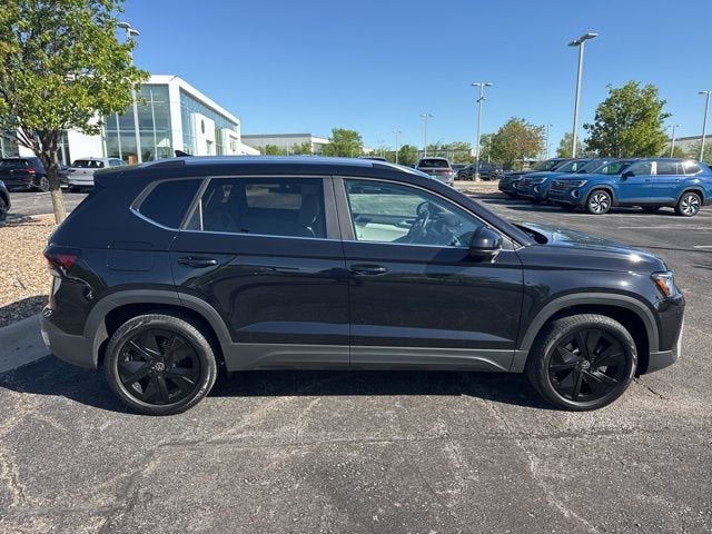 2025 Volkswagen Taos SE