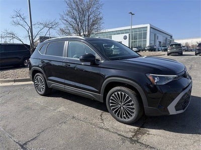 2026 Volkswagen Taos SE