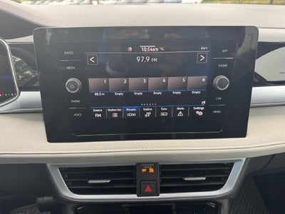 2027 Volkswagen Taos SE
