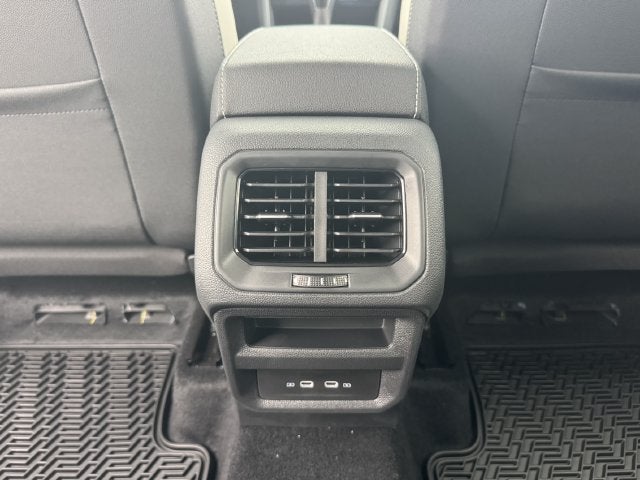 2027 Volkswagen Taos SE