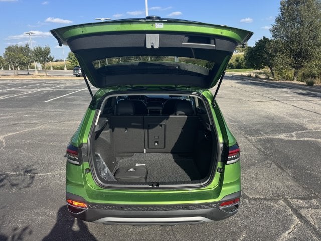 2027 Volkswagen Taos SE