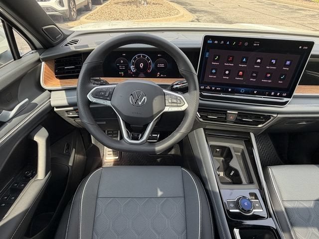 2026 Volkswagen Tiguan SEL R-Line Turbo