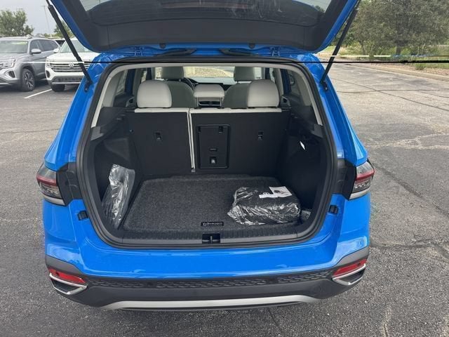 2026 Volkswagen Taos SE