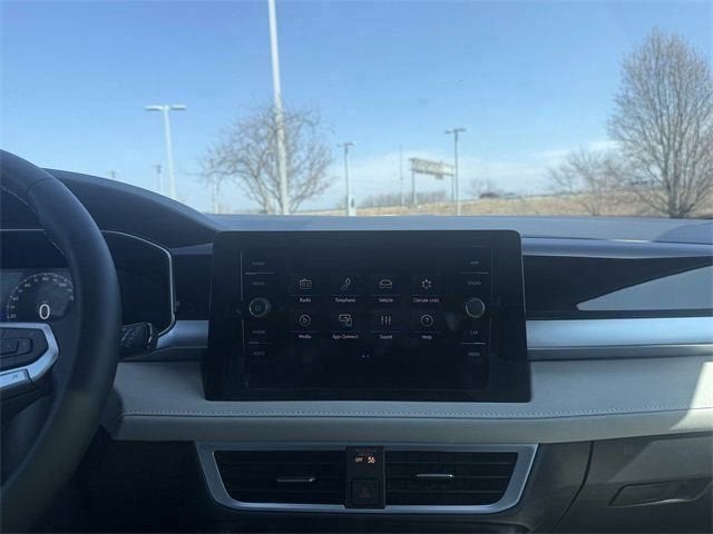 2026 Volkswagen Taos SE