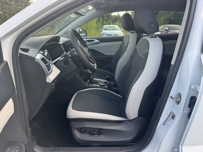 2026 Volkswagen Taos SE