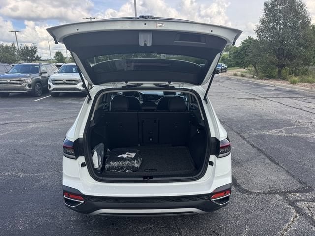 2026 Volkswagen Taos SE