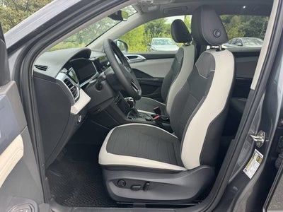 2026 Volkswagen Taos SE