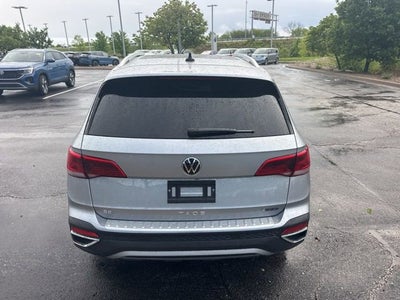 2024 Volkswagen Taos SE