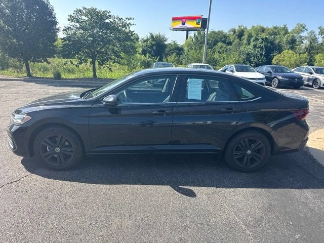 3VW7M7BU7RM030048