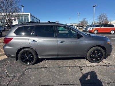 2018 Nissan Pathfinder SL
