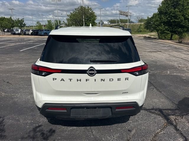 2025 Nissan Pathfinder SV