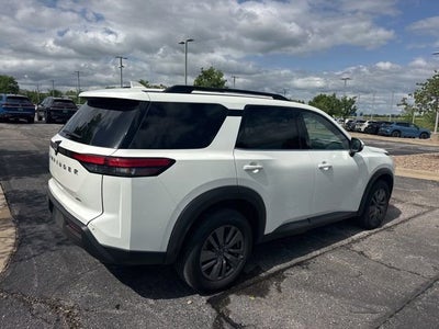 2025 Nissan Pathfinder SV