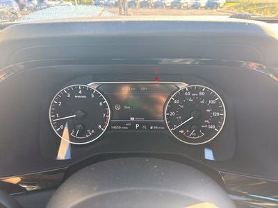 2025 Nissan Pathfinder SV