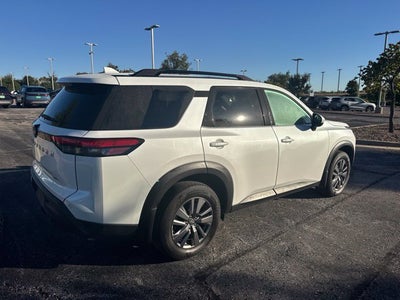 2025 Nissan Pathfinder SV