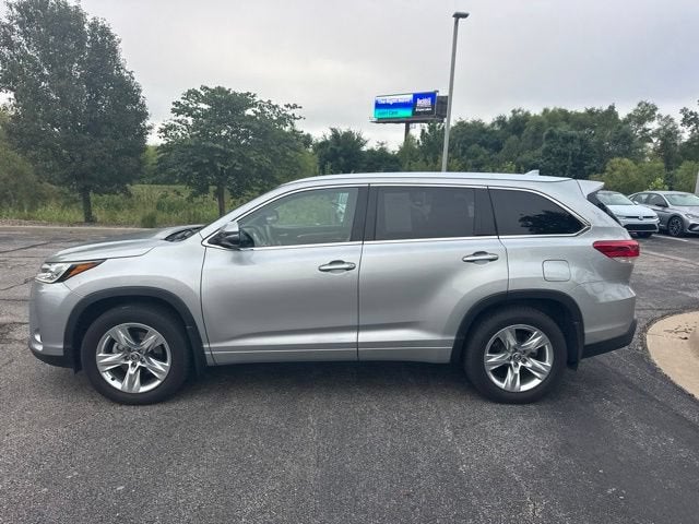 Used 2017 Toyota Highlander Limited with VIN 5TDDZRFH1HS441007 for sale in Kansas City